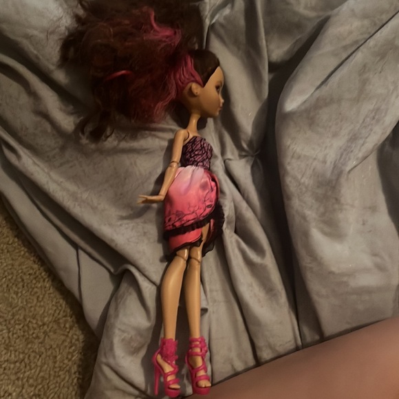 Ever after high doll! - Picture 3 of 3